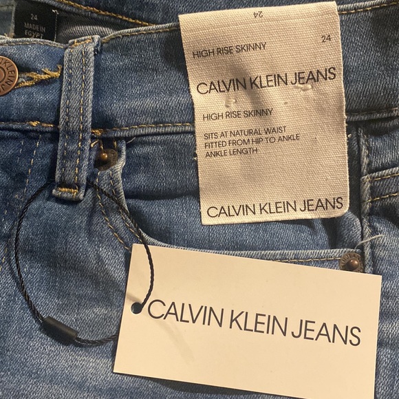 Nwt; Calvin Klein High Rise Skinny Jeans 🖤 - Picture 7 of 9